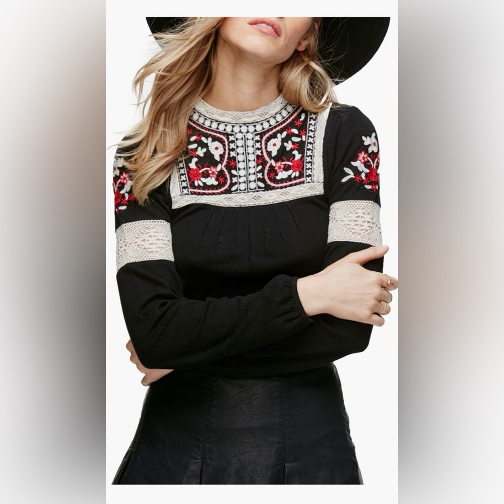 Free People Cozy On Up
Embroidered Black Top with Red Accents